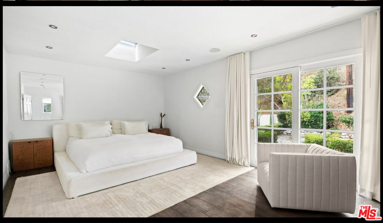 10216 Cielo Dr