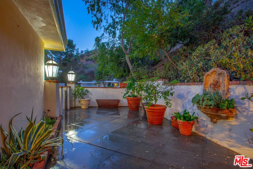 10216 Cielo Dr