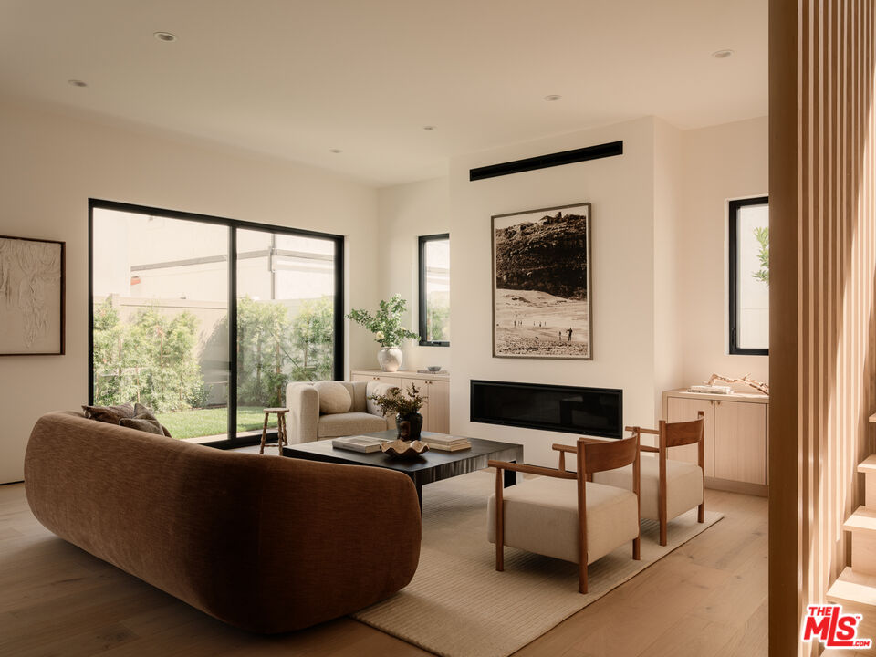 2121 Curtis Ave Unit: A