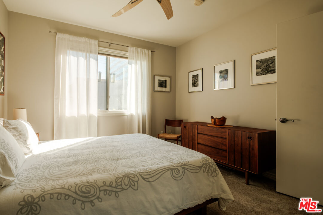 1176 Wellesley Ave Unit: 2