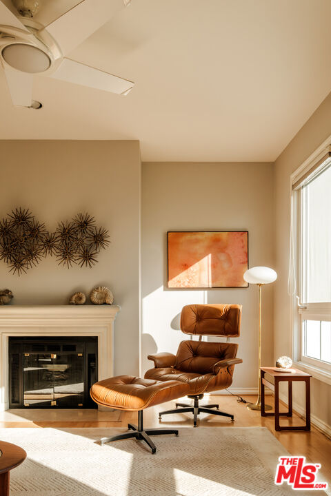 1176 Wellesley Ave Unit: 2