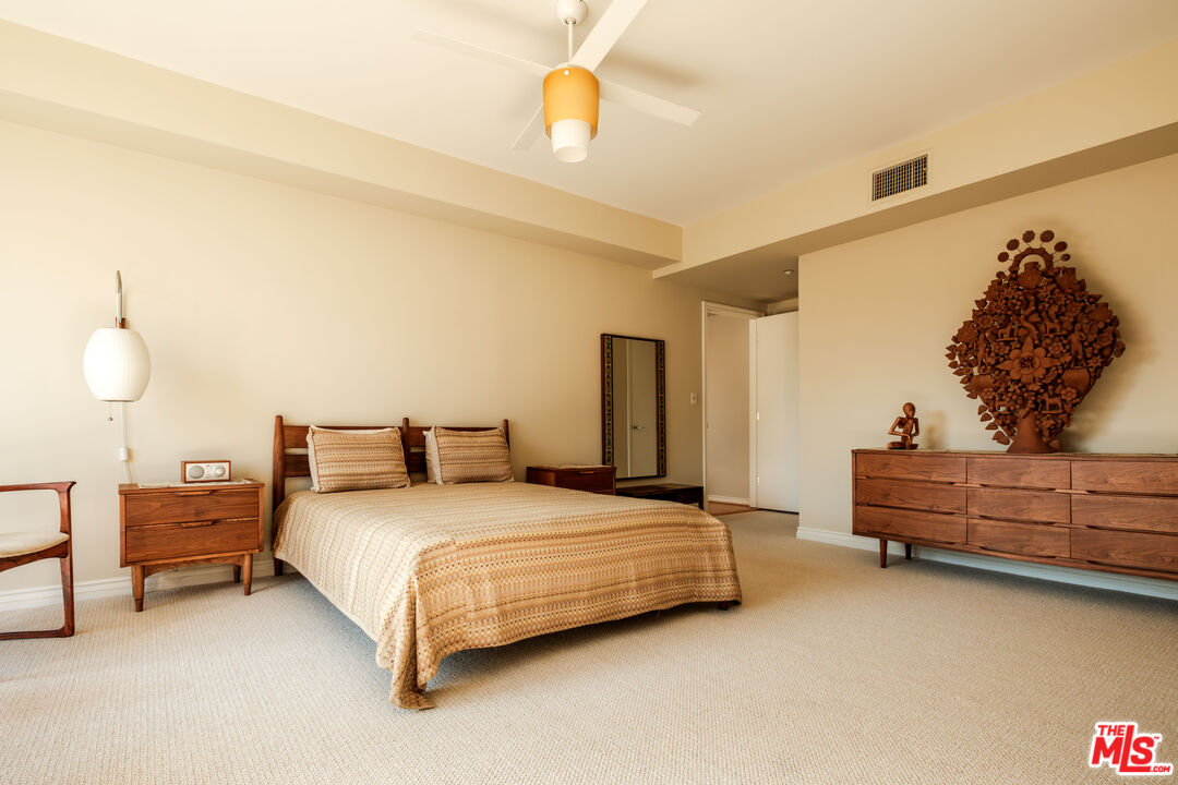 1176 Wellesley Ave Unit: 2