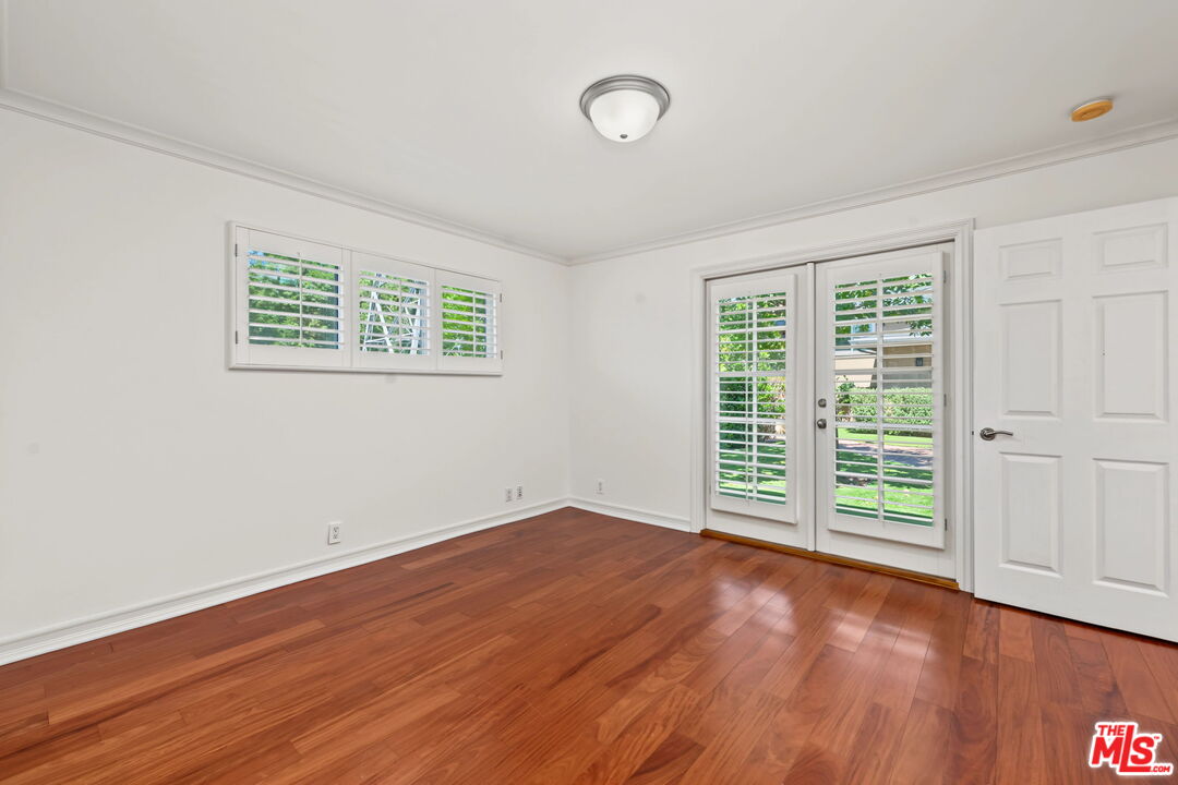 860 Bronze Ln
