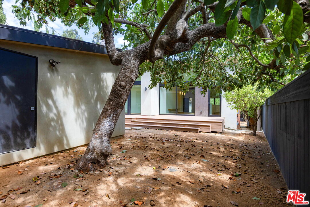 7102 Pacific View Dr