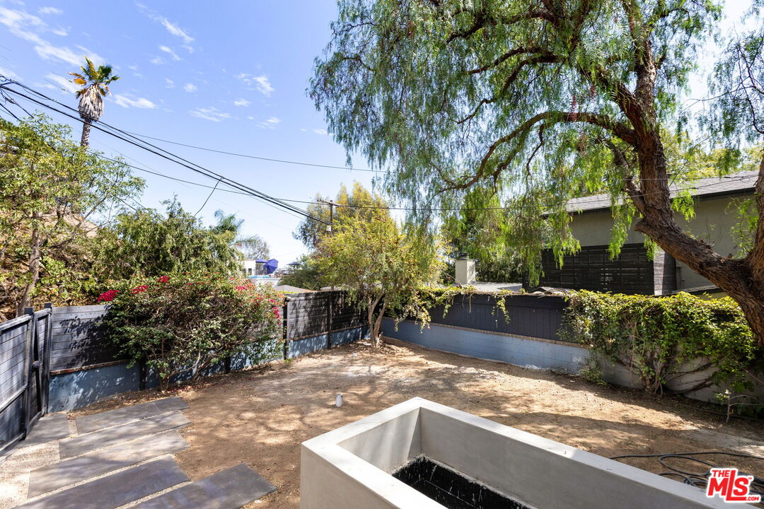7102 Pacific View Dr