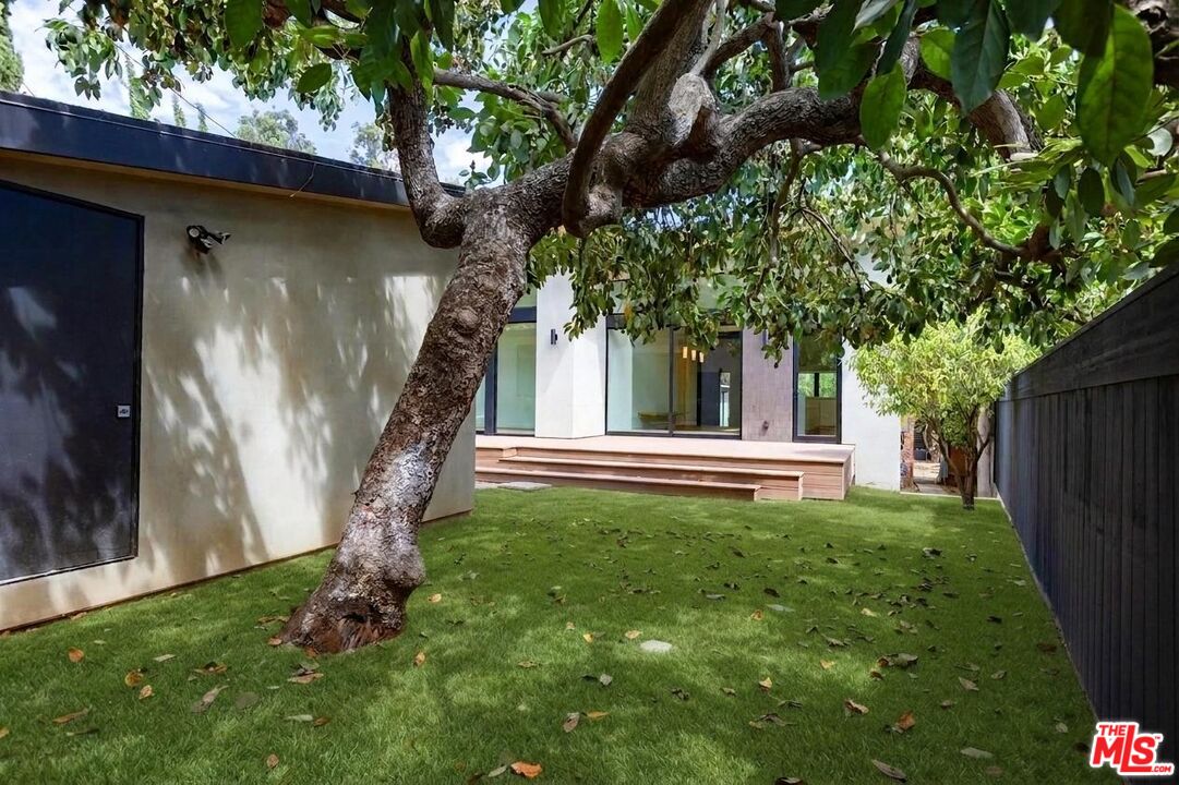 7102 Pacific View Dr