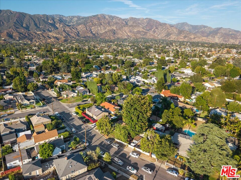 2548 Casitas Ave