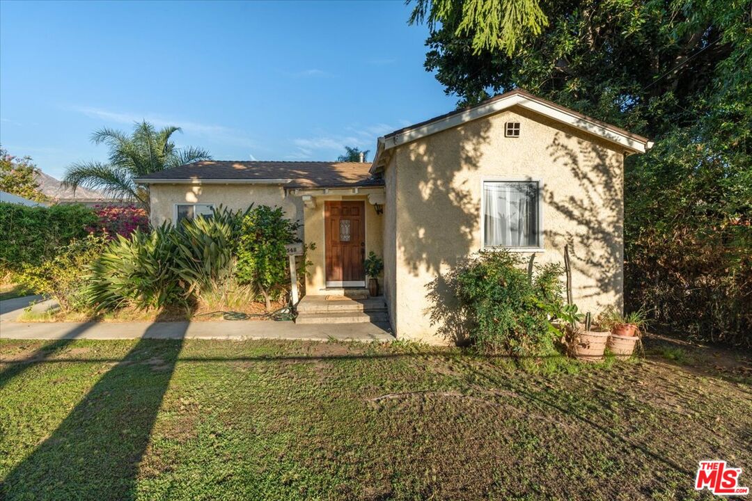 2548 Casitas Ave