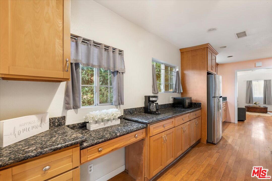 2548 Casitas Ave