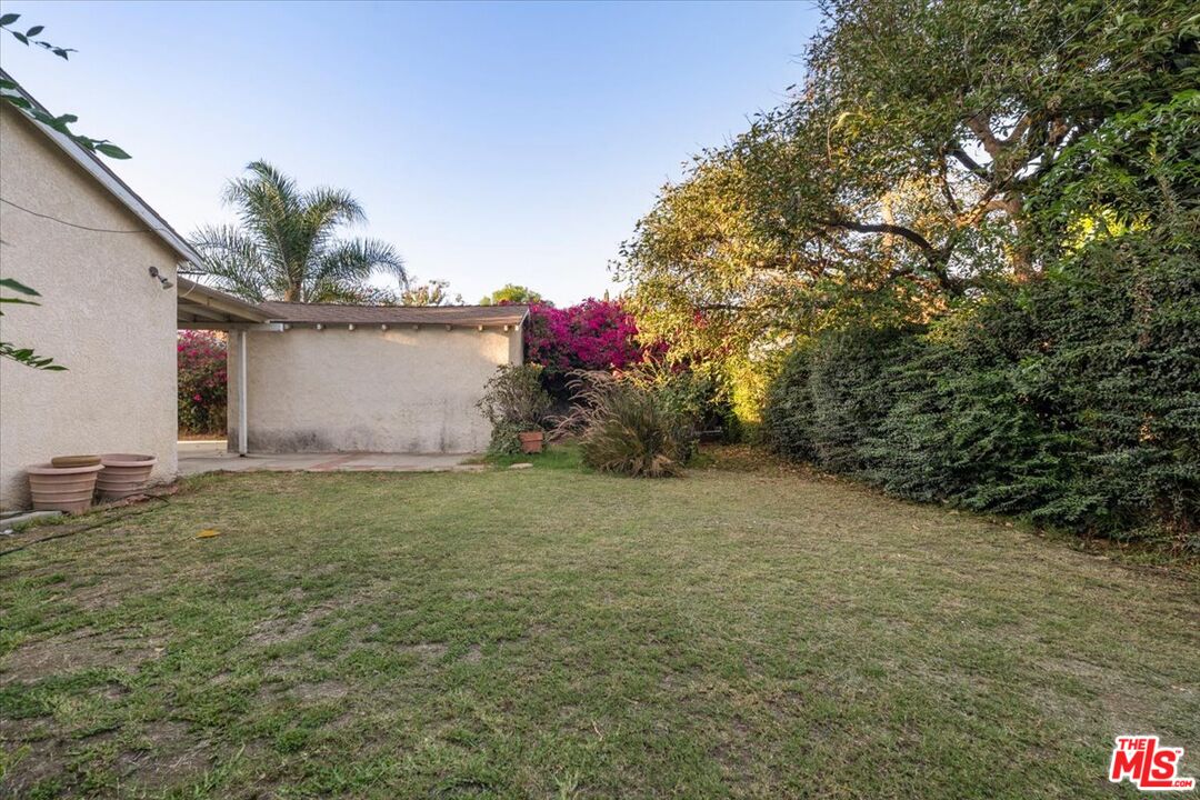 2548 Casitas Ave