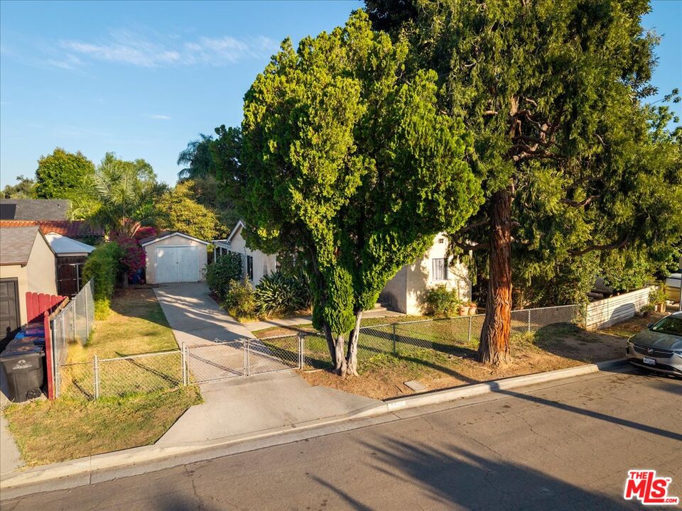 2548 Casitas Ave