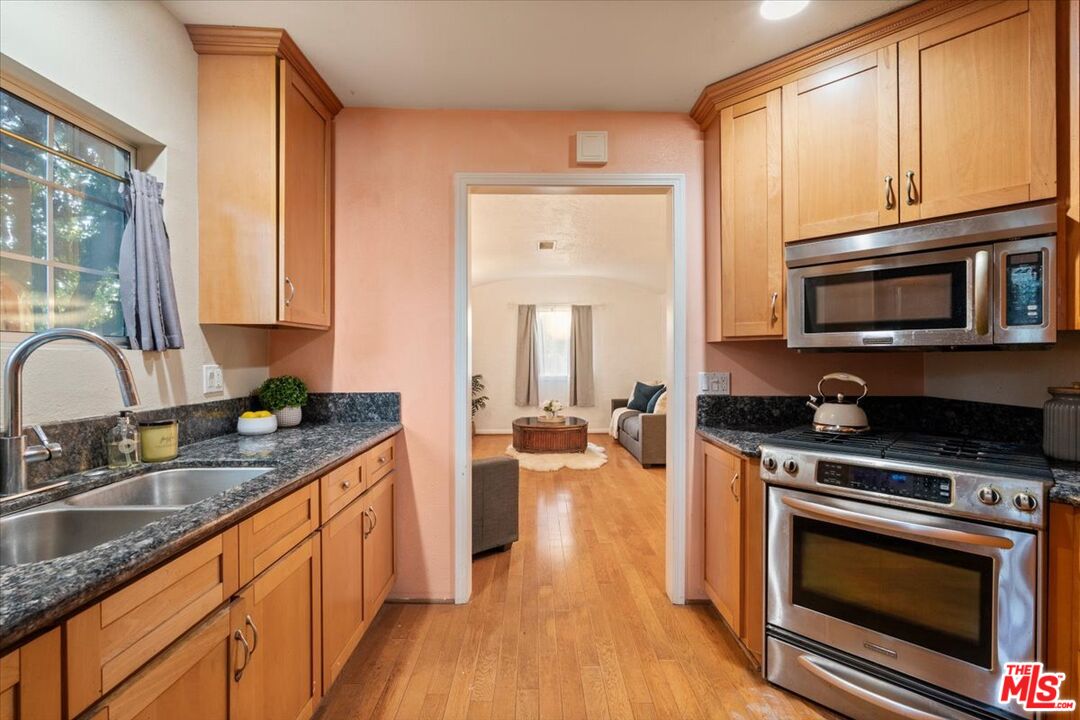 2548 Casitas Ave