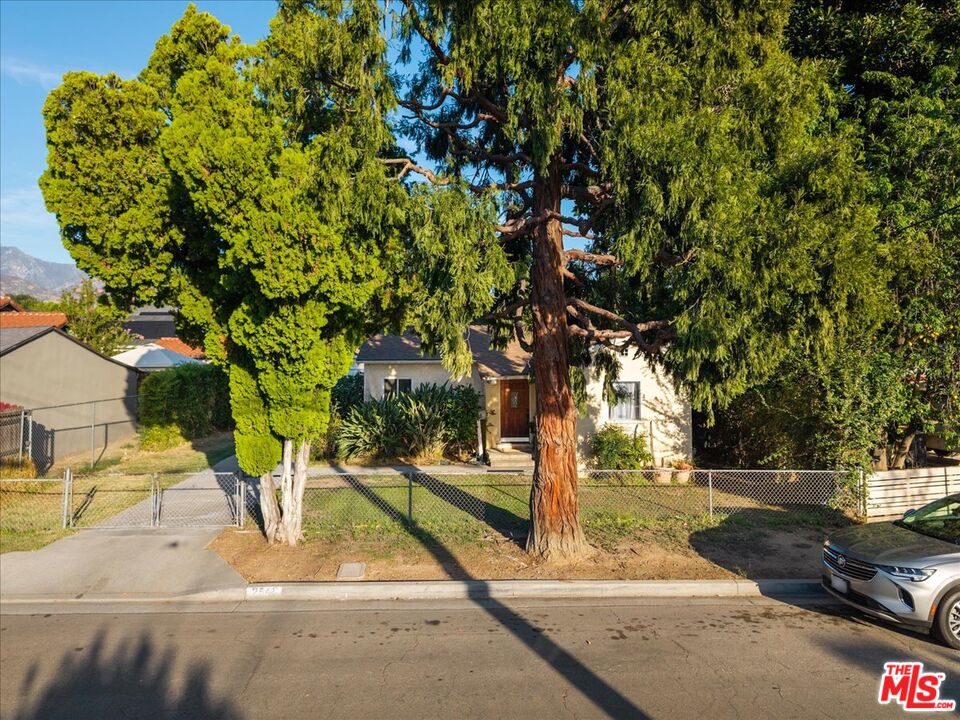 2548 Casitas Ave