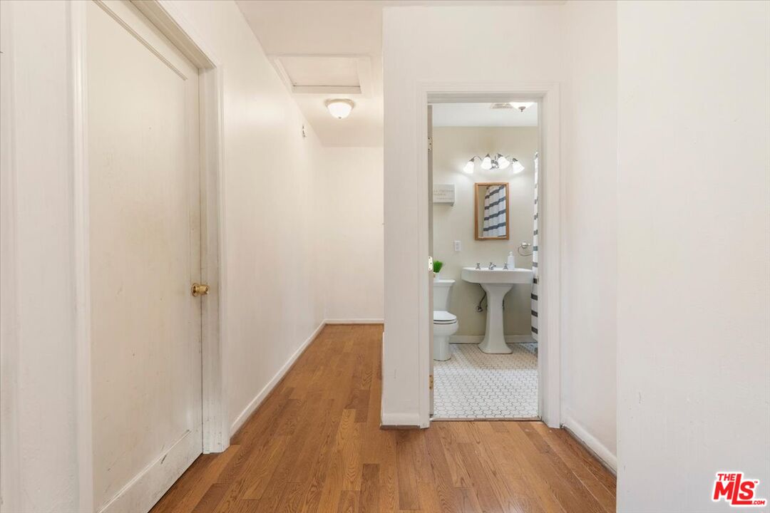 2548 Casitas Ave