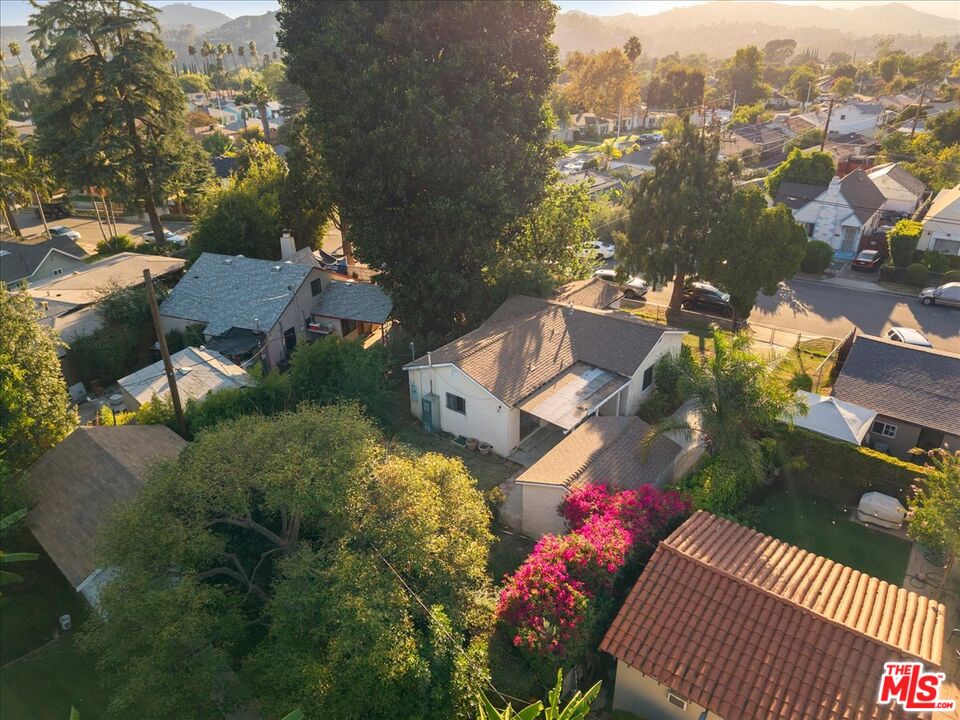 2548 Casitas Ave