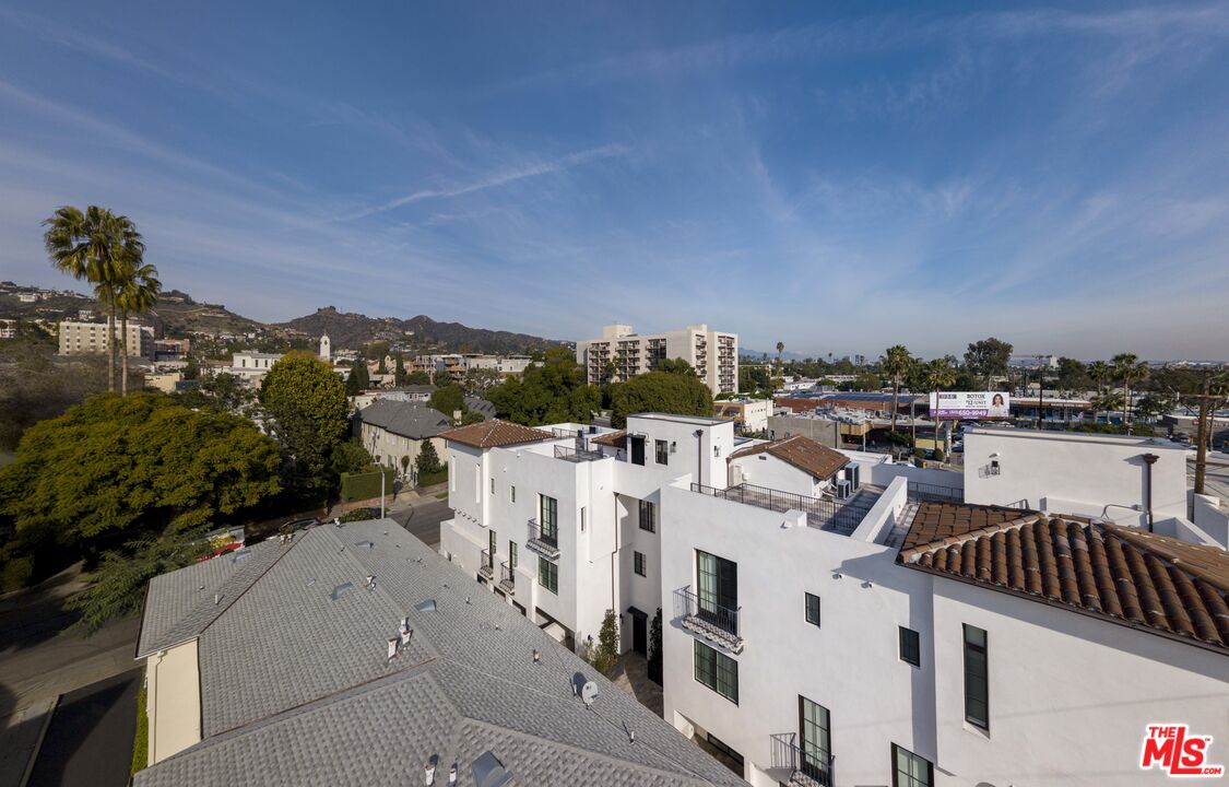 7914 NORTON AVE Unit: 202