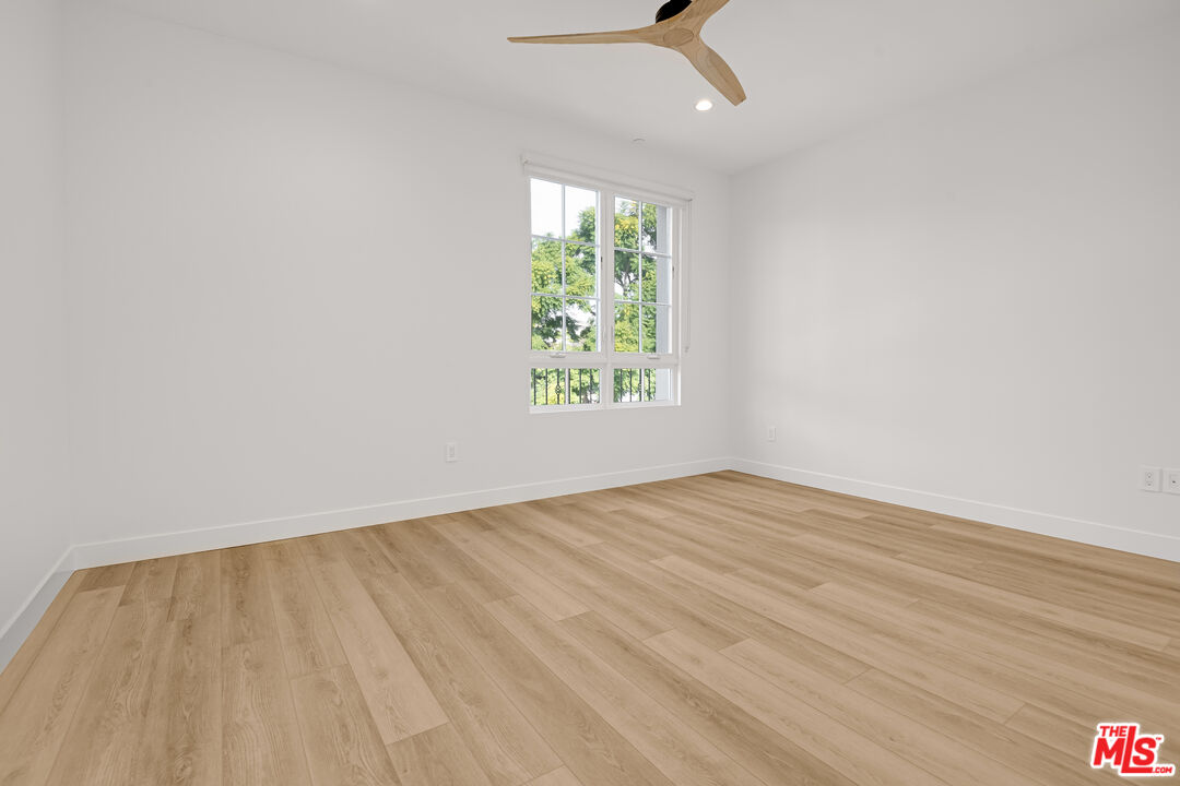 7914 NORTON AVE Unit: 202