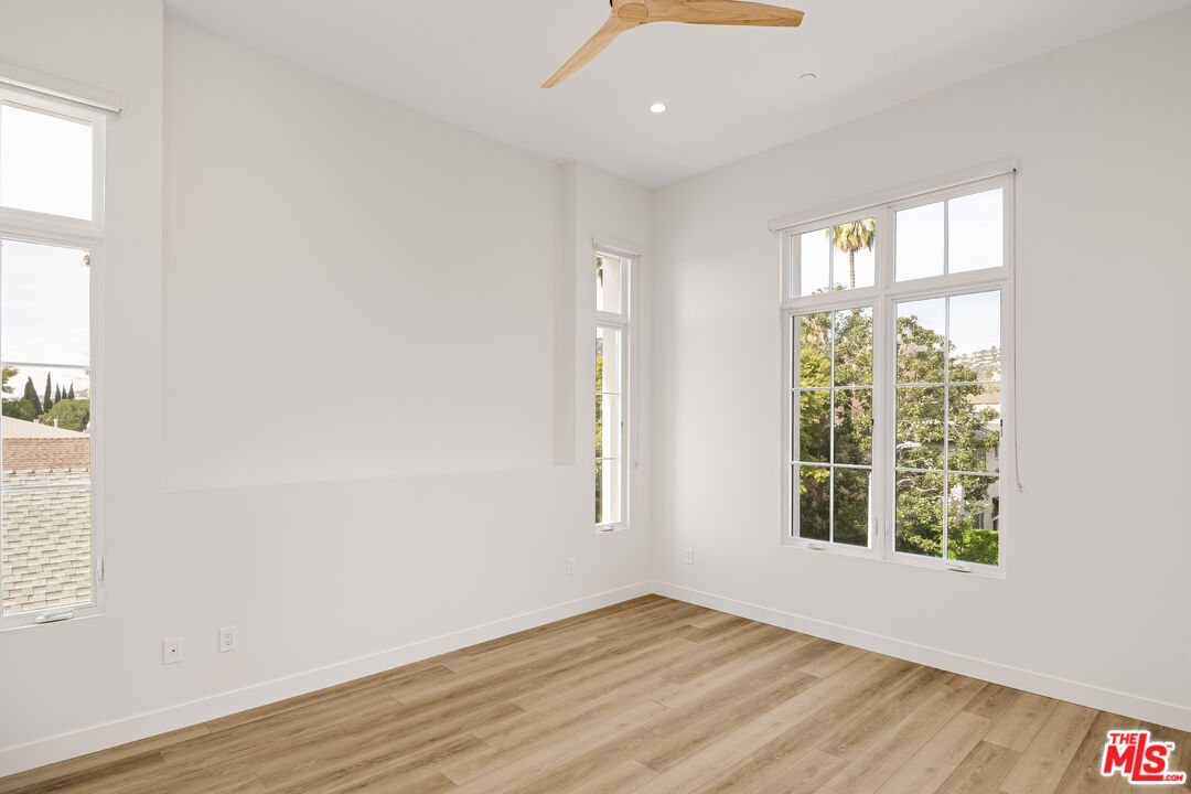 7914 NORTON AVE Unit: 202