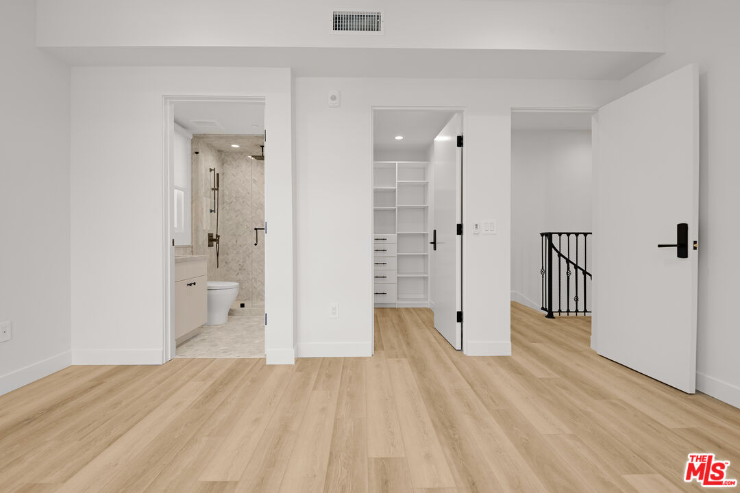 7914 NORTON AVE Unit: 202
