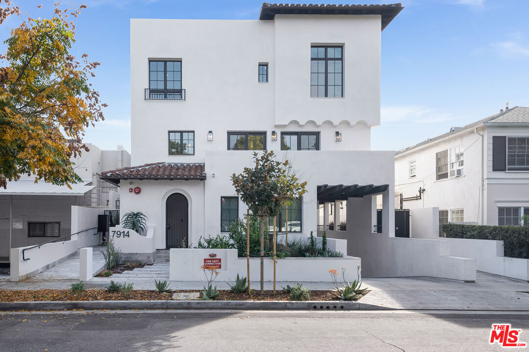 7914 NORTON AVE Unit: 202