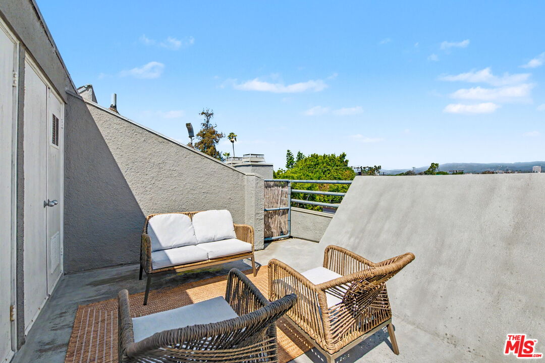 2408 34th St Unit: 4
