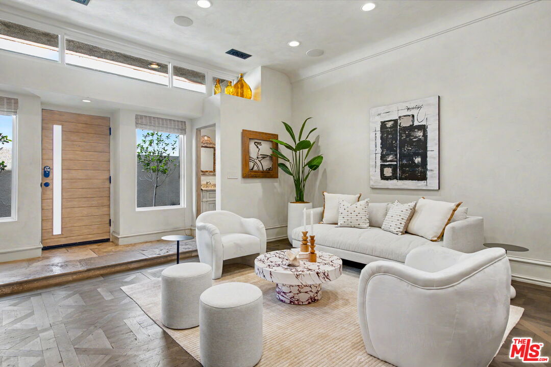 2408 34th St Unit: 4
