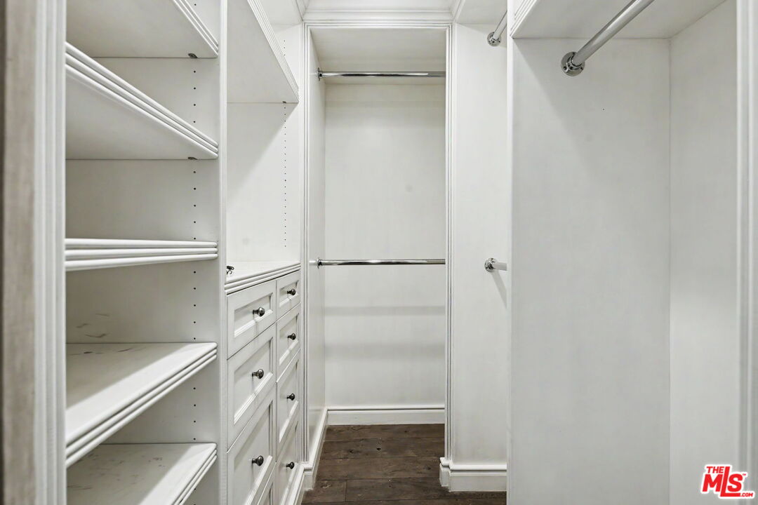 2408 34th St Unit: 4