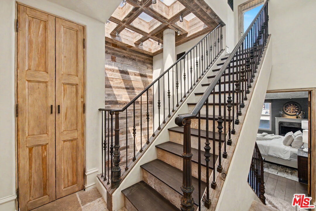 2408 34th St Unit: 4