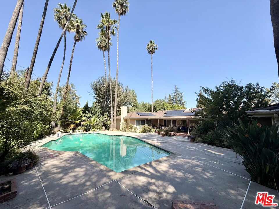5429 Corbin Ave