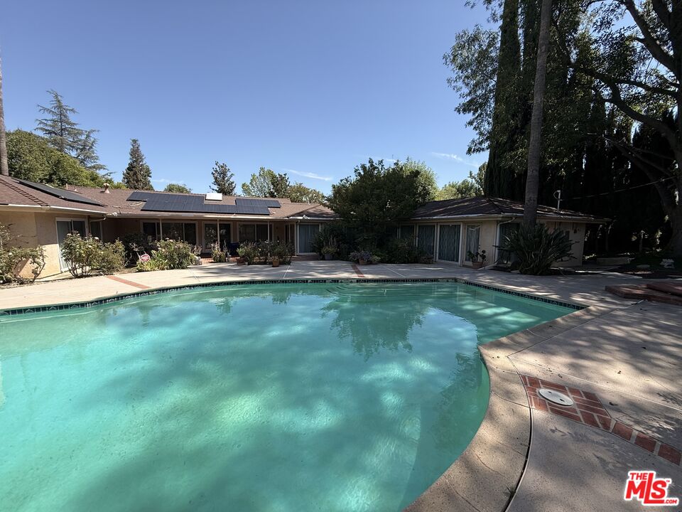 5429 Corbin Ave