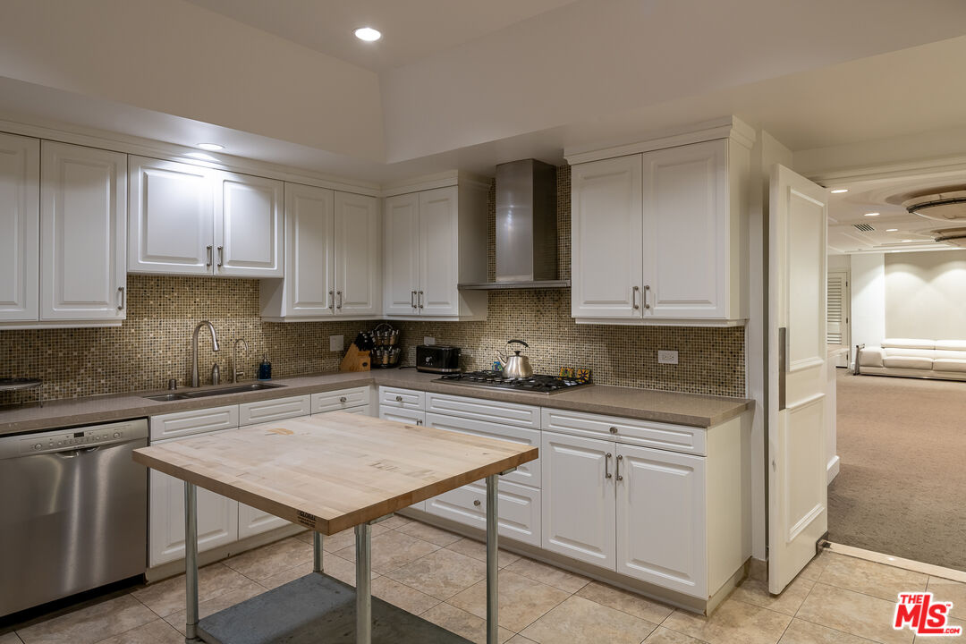701 Ocean Ave Unit: 301