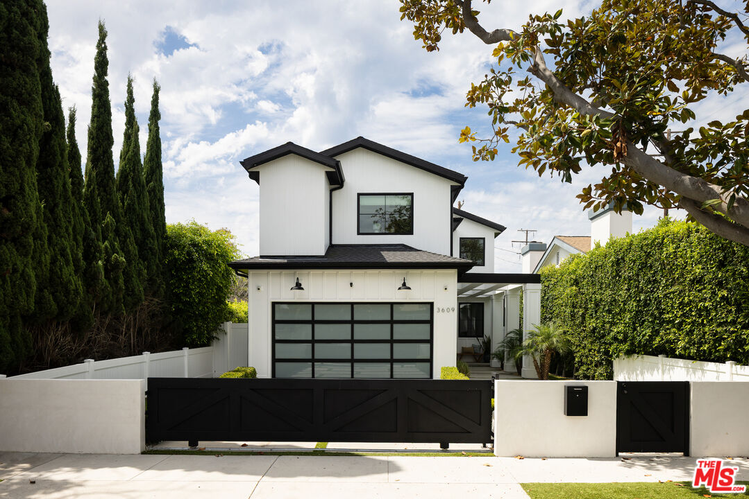 3609 Greenwood Ave