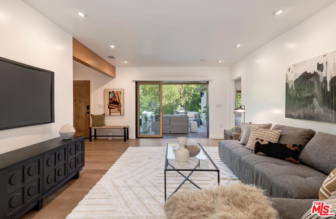 2211 Ashland Ave