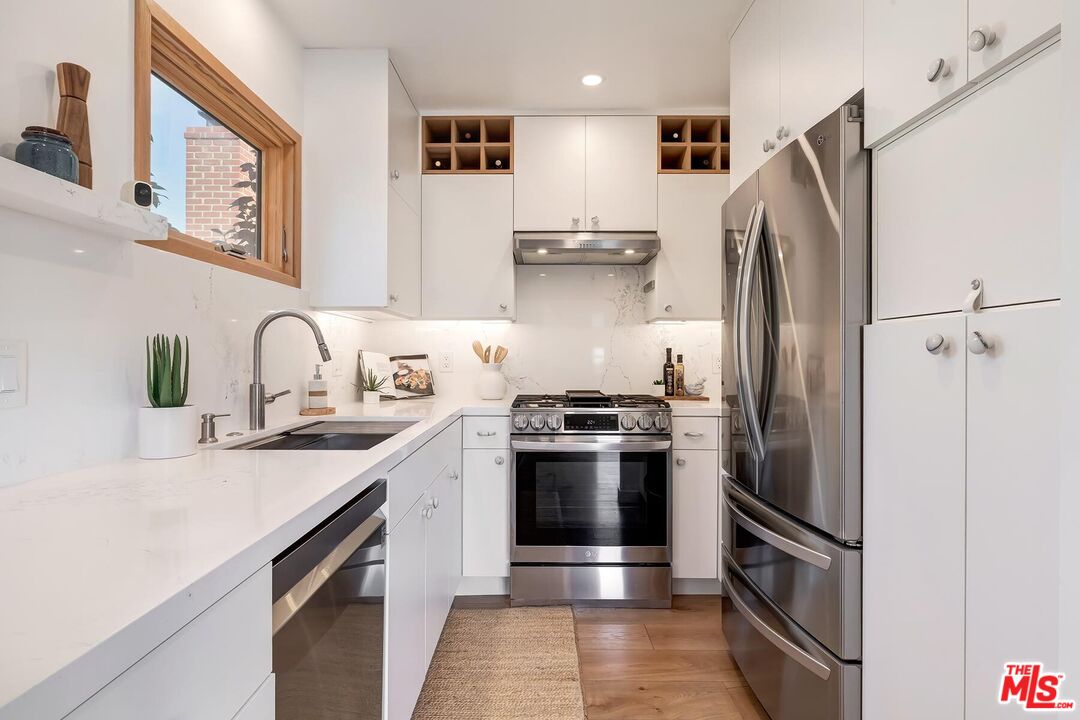 2211 Ashland Ave
