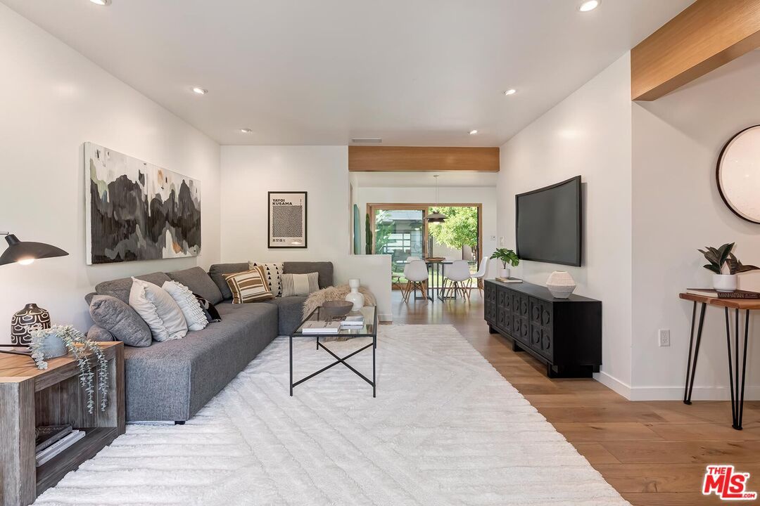 2211 Ashland Ave