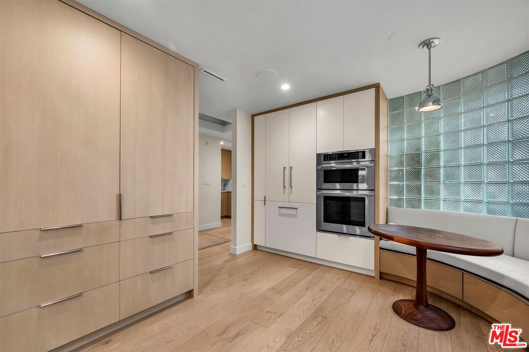 2122 Century Park Ln Unit: 402
