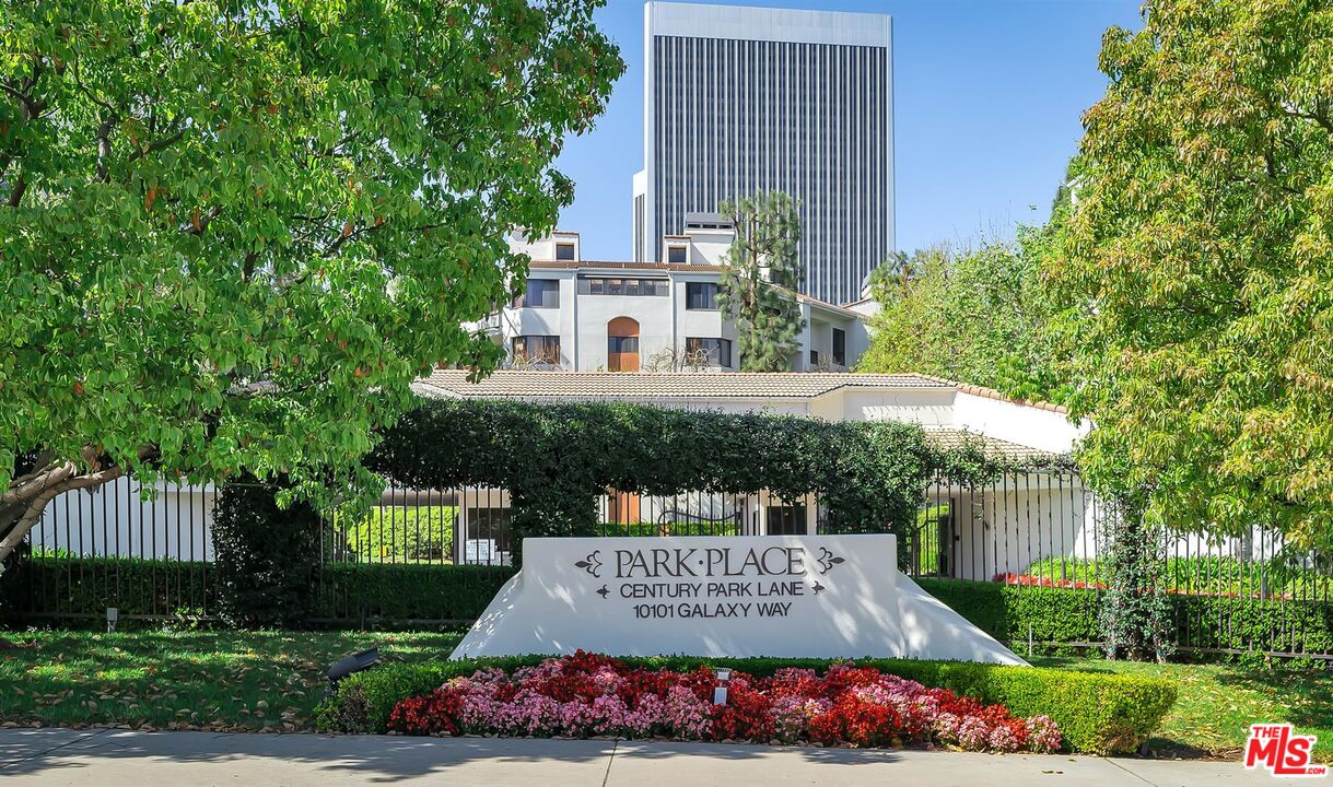 2122 Century Park Ln Unit: 402