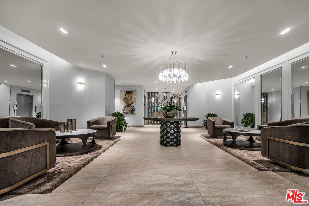 2122 Century Park Ln Unit: 402