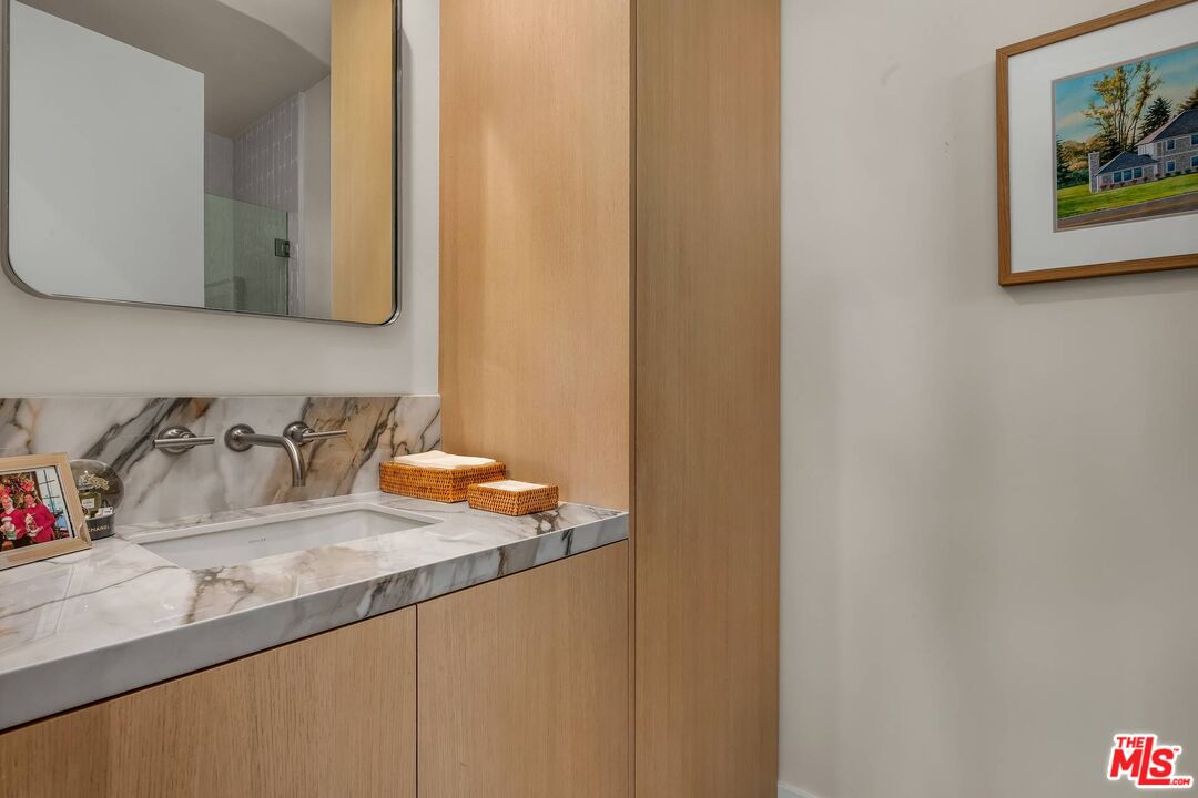 2122 Century Park Ln Unit: 402