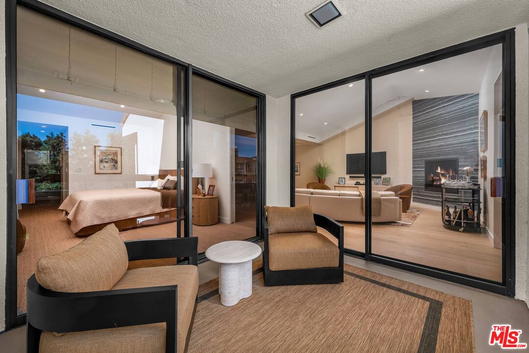 2122 Century Park Ln Unit: 402