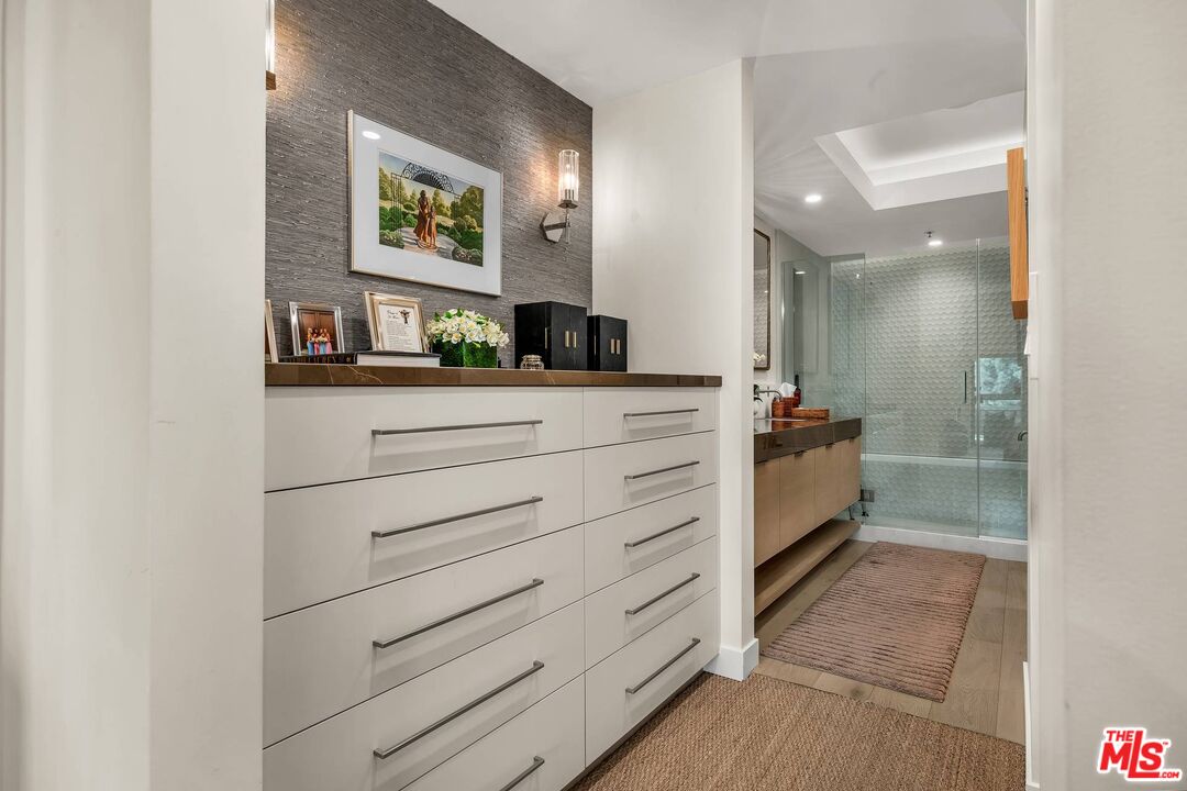 2122 Century Park Ln Unit: 402