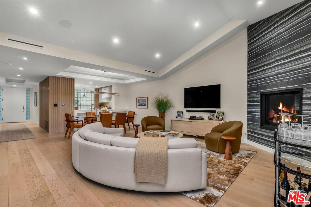 2122 Century Park Ln Unit: 402