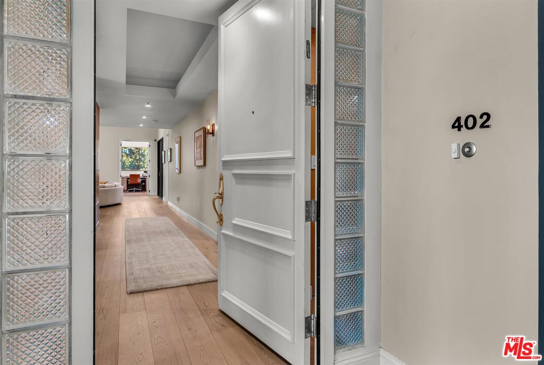 2122 Century Park Ln Unit: 402