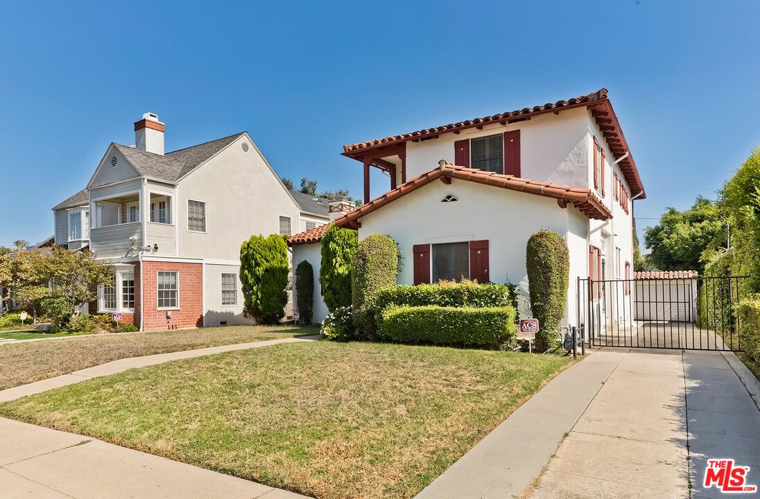 10524 Wilkins Ave