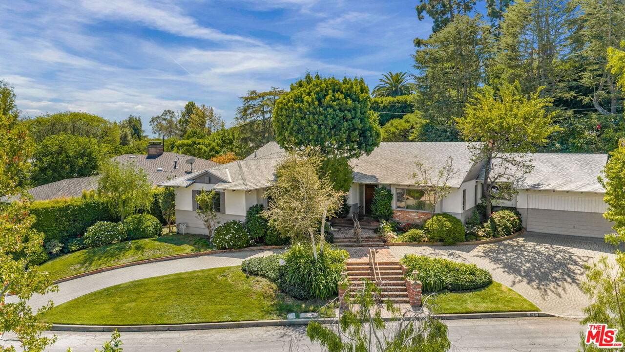 676 Elkins Rd