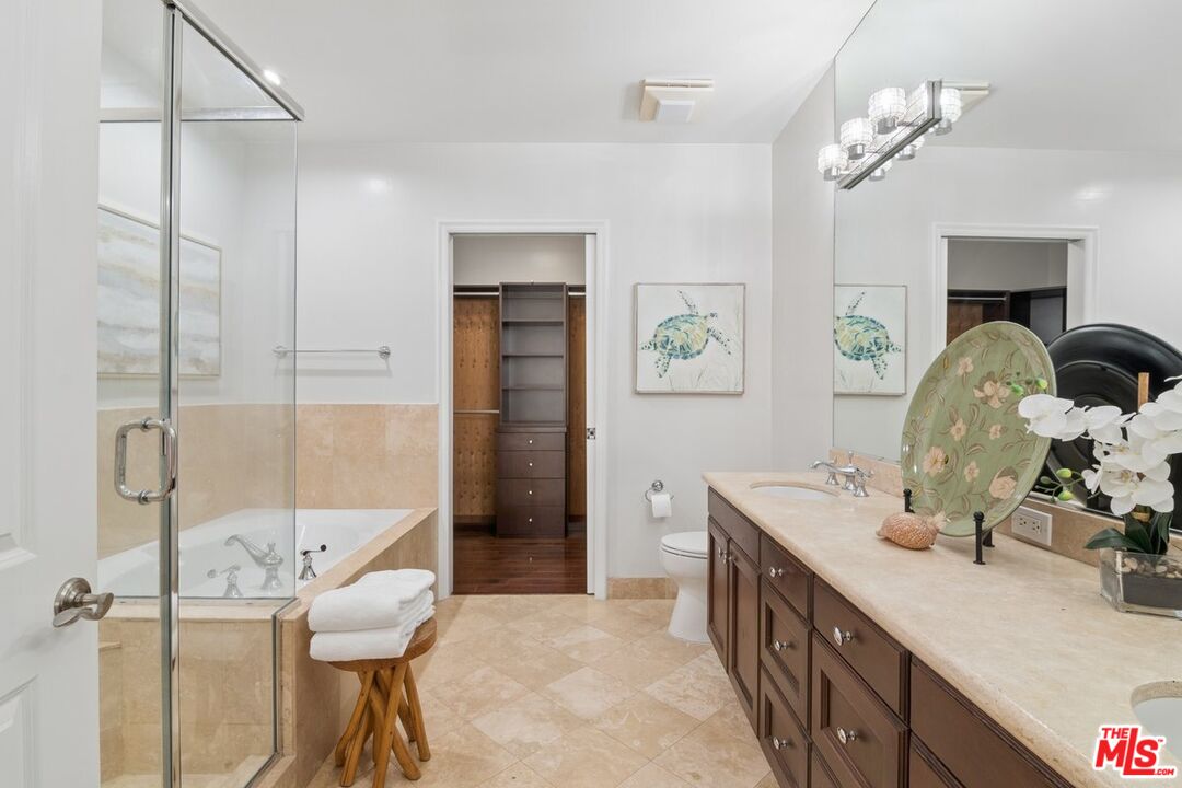 143 N Arnaz Dr Unit: 102