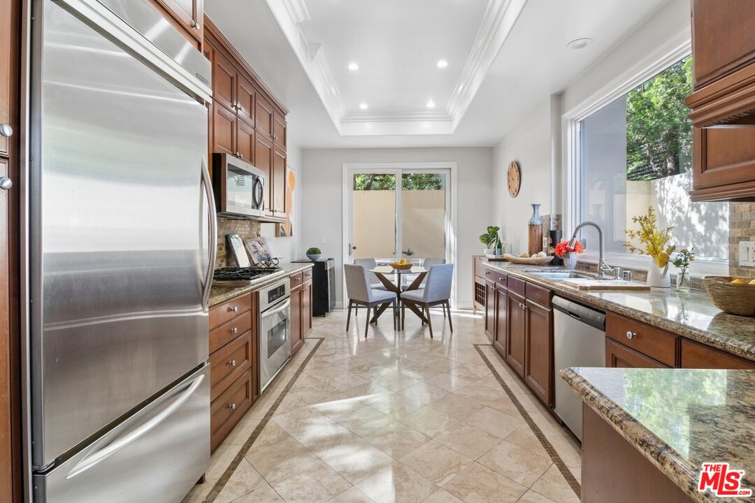 143 N Arnaz Dr Unit: 102