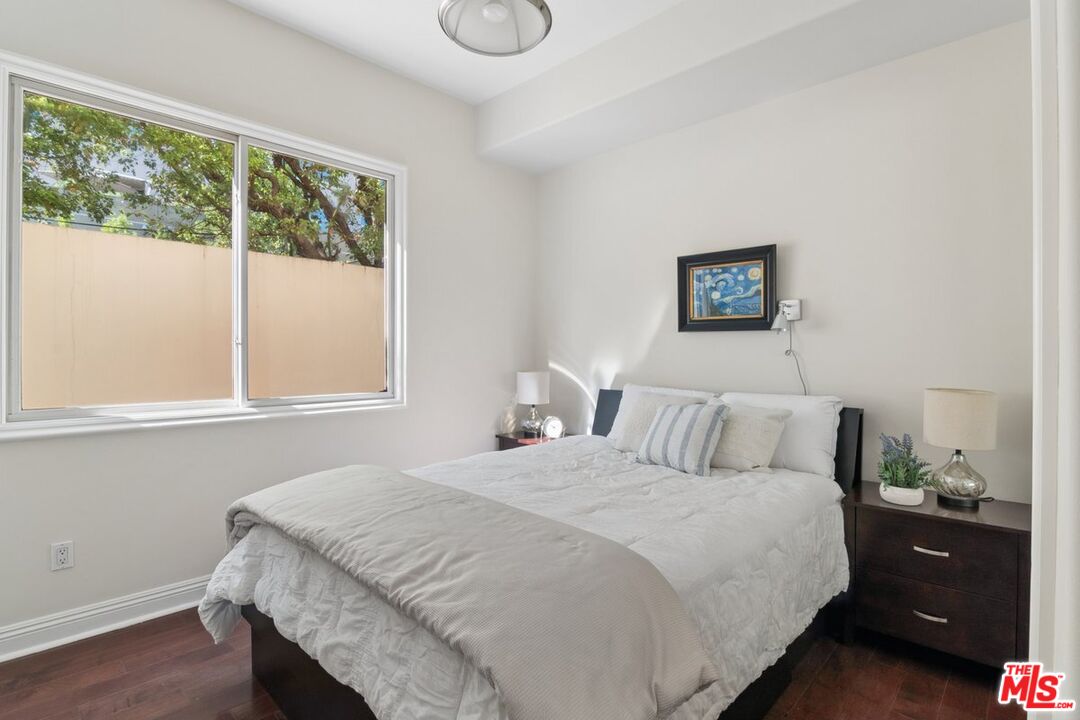 143 N Arnaz Dr Unit: 102