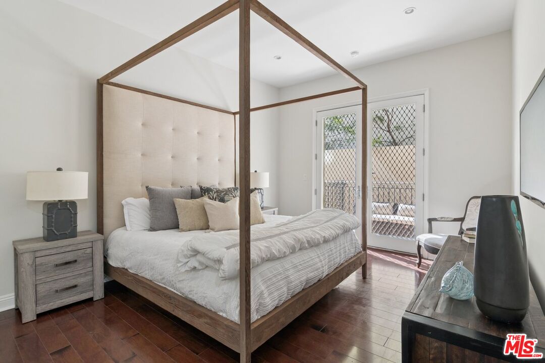 143 N Arnaz Dr Unit: 102