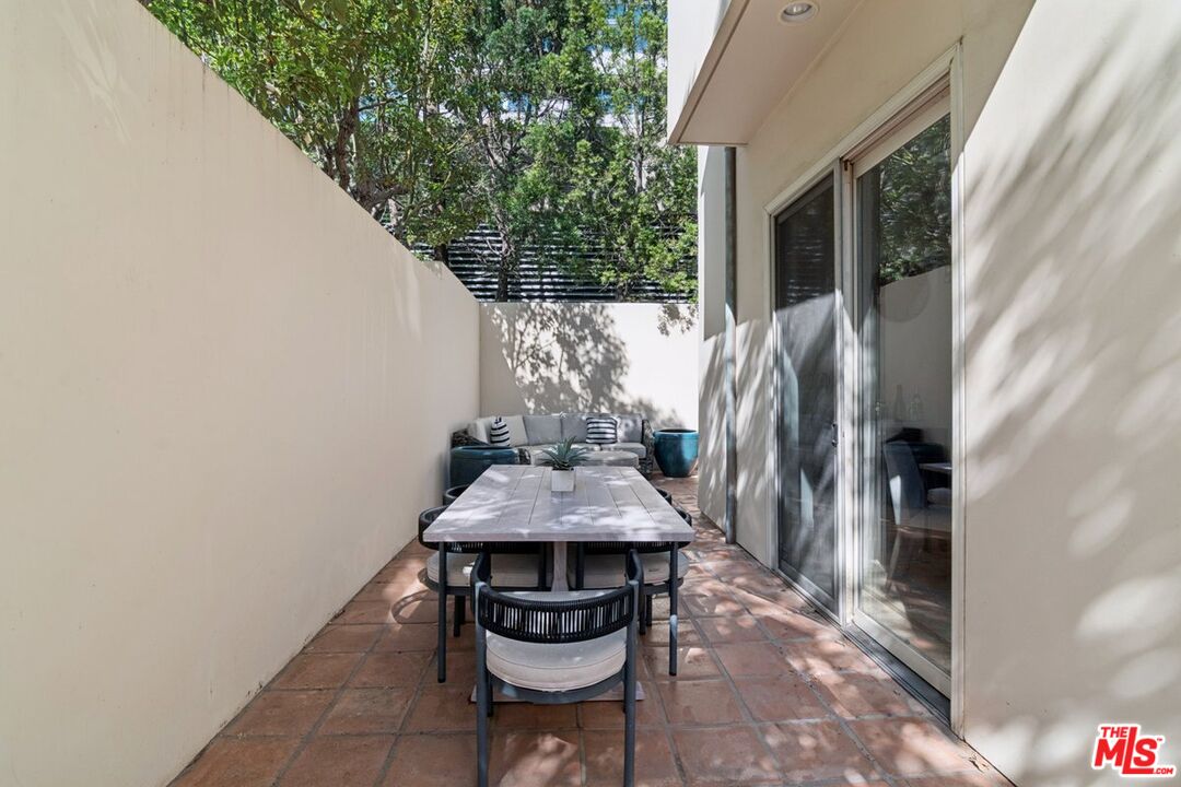 143 N Arnaz Dr Unit: 102